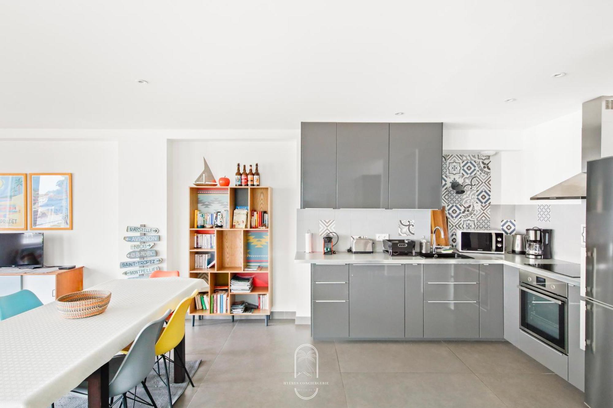 Villa Antoine Appartement Rdj Vue Mer Clim Wifi Parking Plage 50M La Garonne Le Pradet Exterior photo